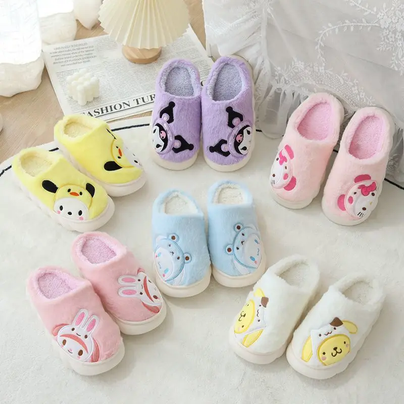 

Симпатичные женские домашние тапочки Аниме Kuromi Cinnamoroll HelloKittys MyMelody милые Мультяшные мягкие Нескользящие теплые плюшевые хлопковые тапочки