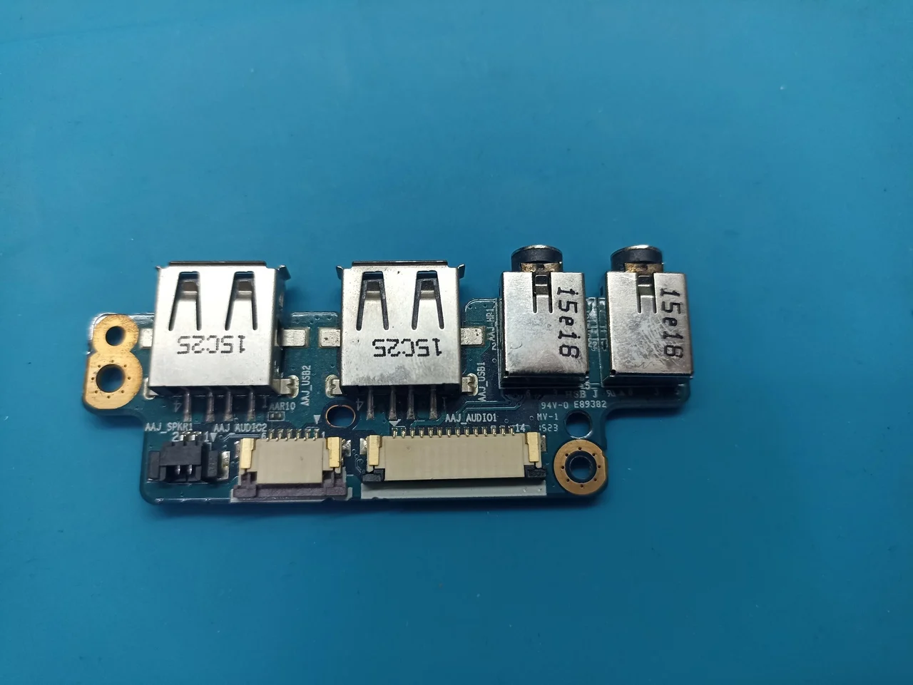 Фото USB плата с аудио разьемами 6-71-W95L8-D02 для ноутбука DEXP CLV-950-BPN №1