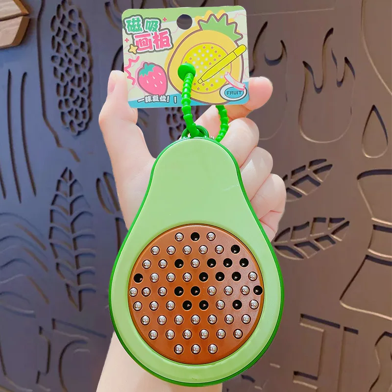 

Забавная магнитная доска для рисования со стальным шариком для детей, дорожные игрушки, брелок, магнитная доска с героями мультфильмов для детей, школьная сумка, кулон, подарок