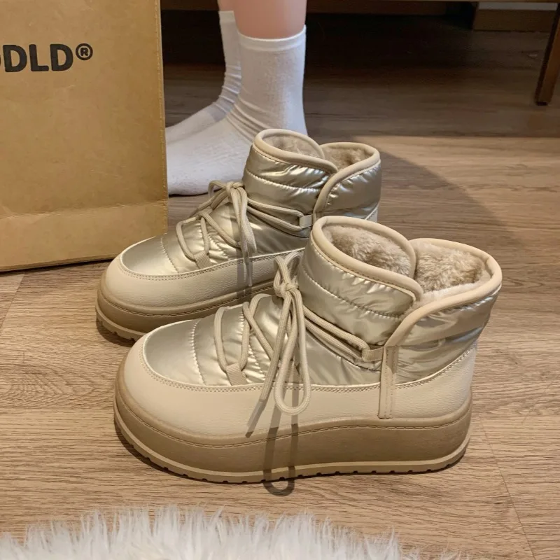 Женские зимние ботинки на плоской подошве платформе теплая плюшевая обувь