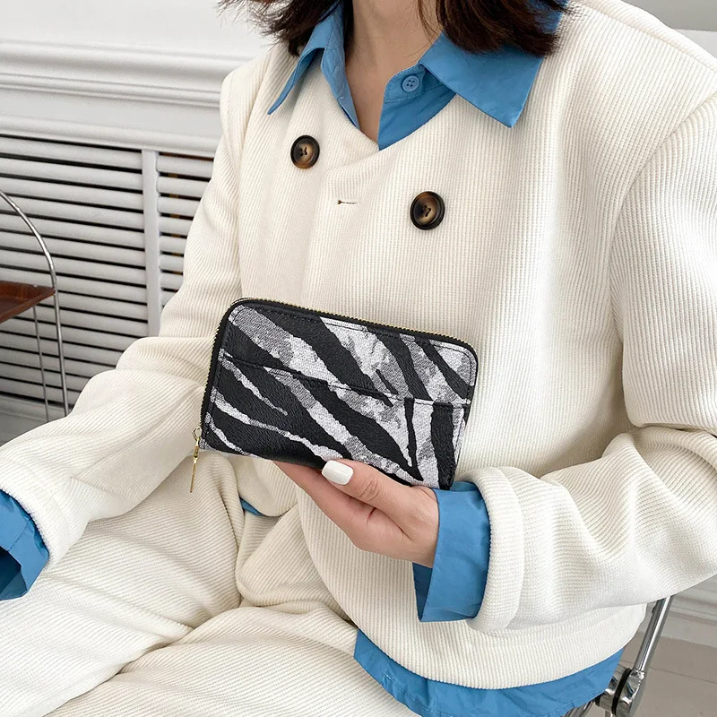 2023 New Portable Women Bag Wallet Zebra Stripe Fashion Personalized Wallet