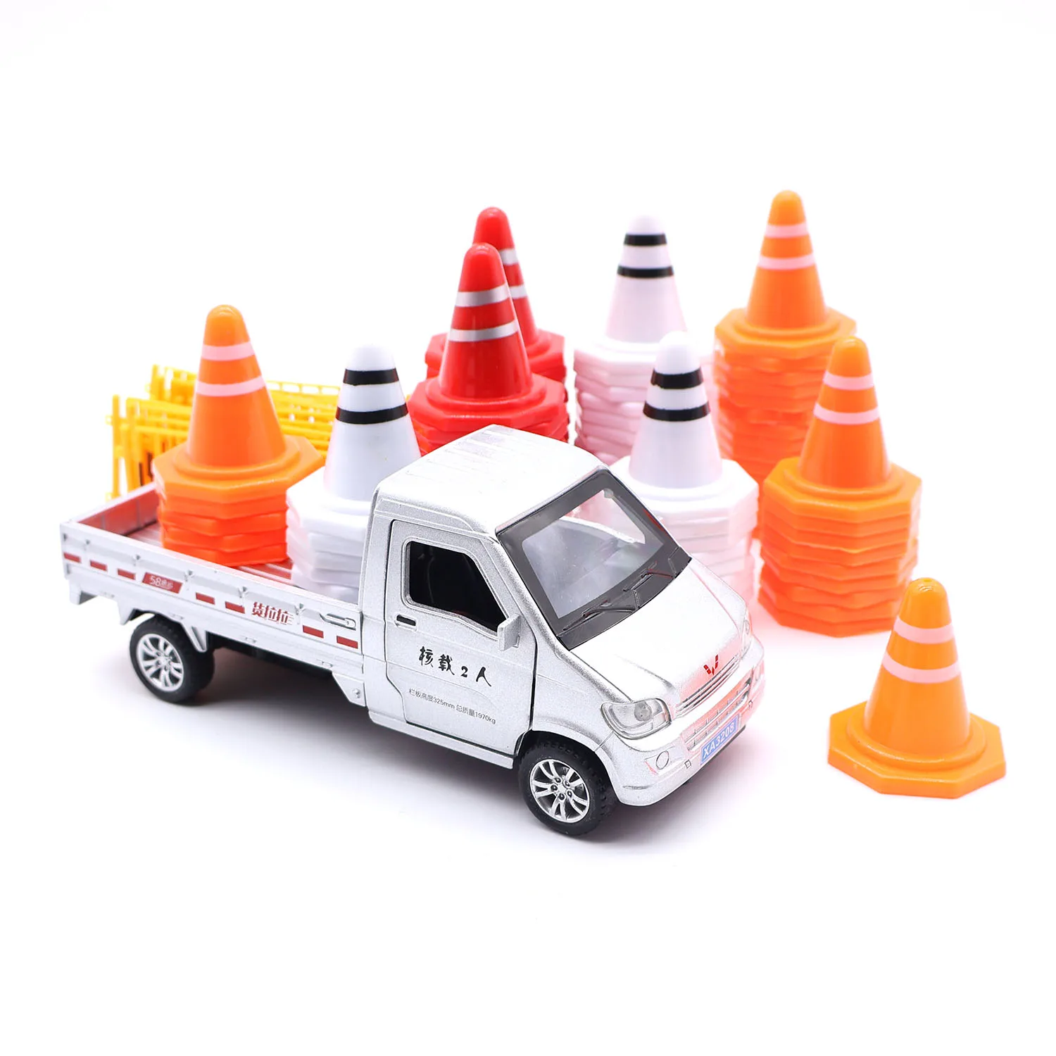 50 шт. дорожных барьеров и 42 конусов для 1/24 радиоуправляемых автомобилей