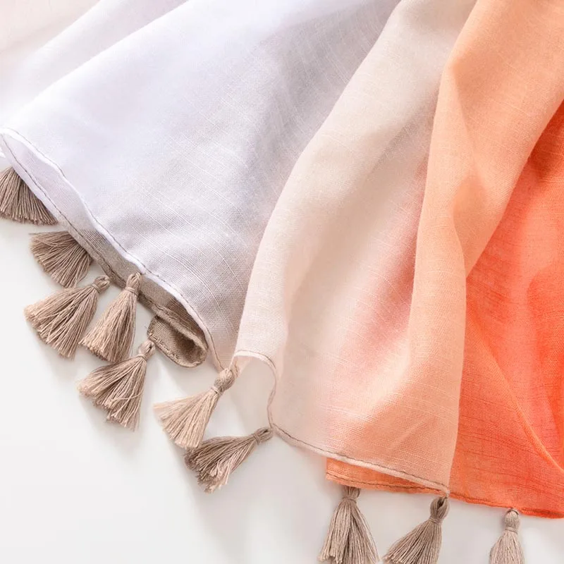 Женский платок с кисточками мягкий шарф-платок градиентным переходом цветов