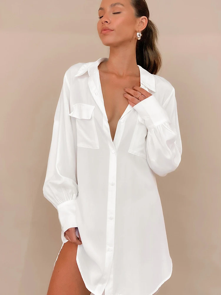 

Женское платье с длинным рукавом, отложным воротником и разрезом