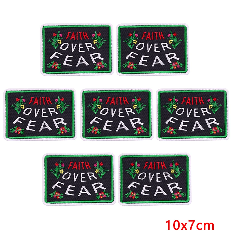 Набор из 10 вышитых нашивок с мультяшными буквами pulaqi