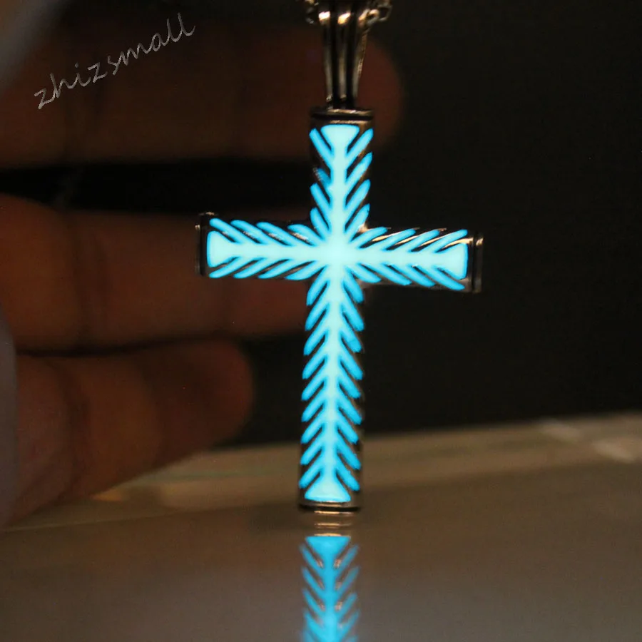 Retro Cross Necklaces Chain Necklace Glowing In The Dark Luminous Jesus Cross PUNK MEN Pendants & Necklaces