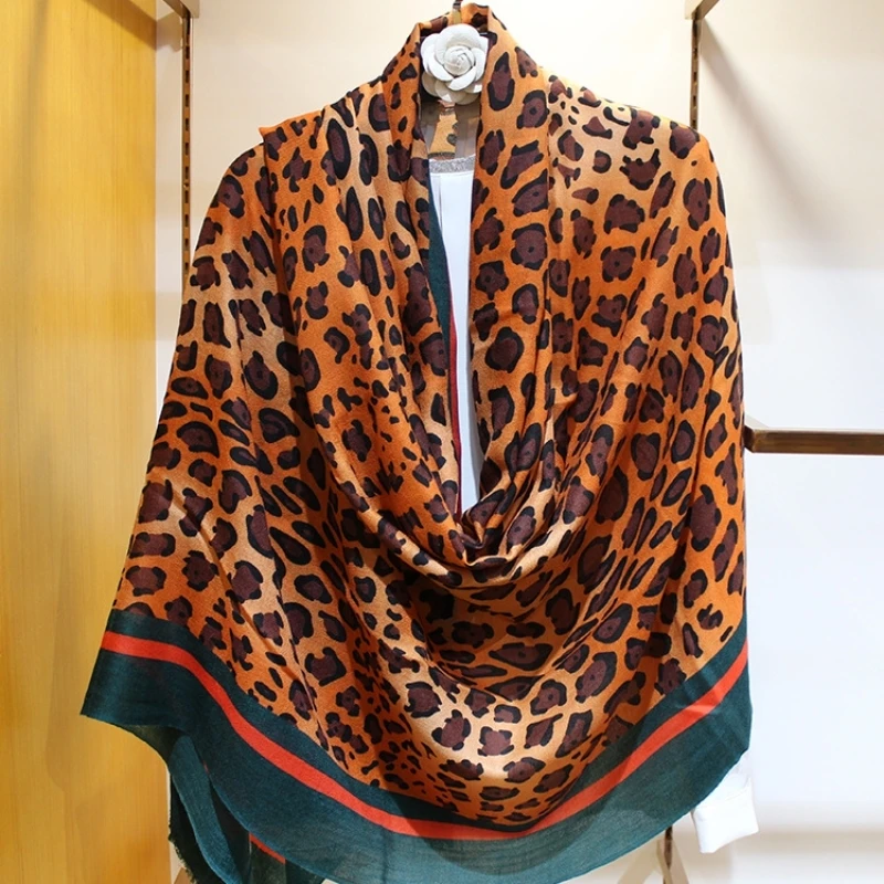 

Высококачественный Элегантный женский классический длинный шарф с леопардовым принтом из 300 кашемира с тонкими краями для бороды теплый мягкий шарф шаль