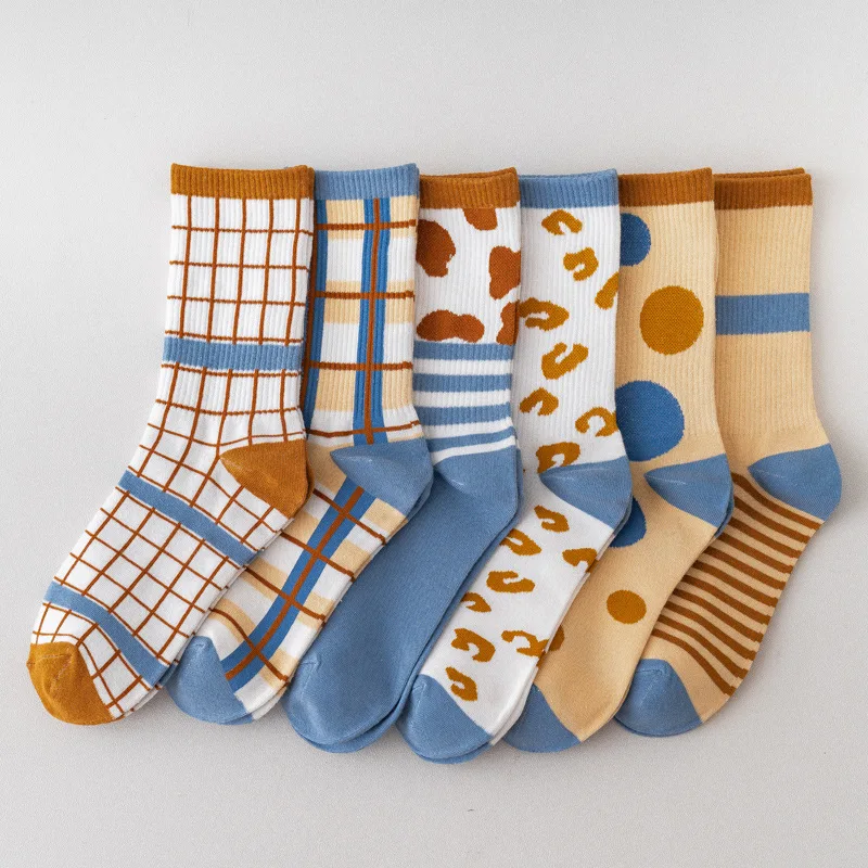 

New khaki color-blocking round socks women's ins tide spots Japanese college wind cotton socks mid-tube socks women