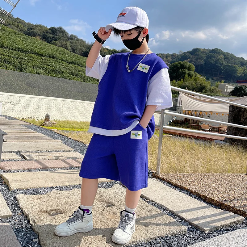 

Футболка с вафельным принтом и шорты для мальчиков 5-16 лет