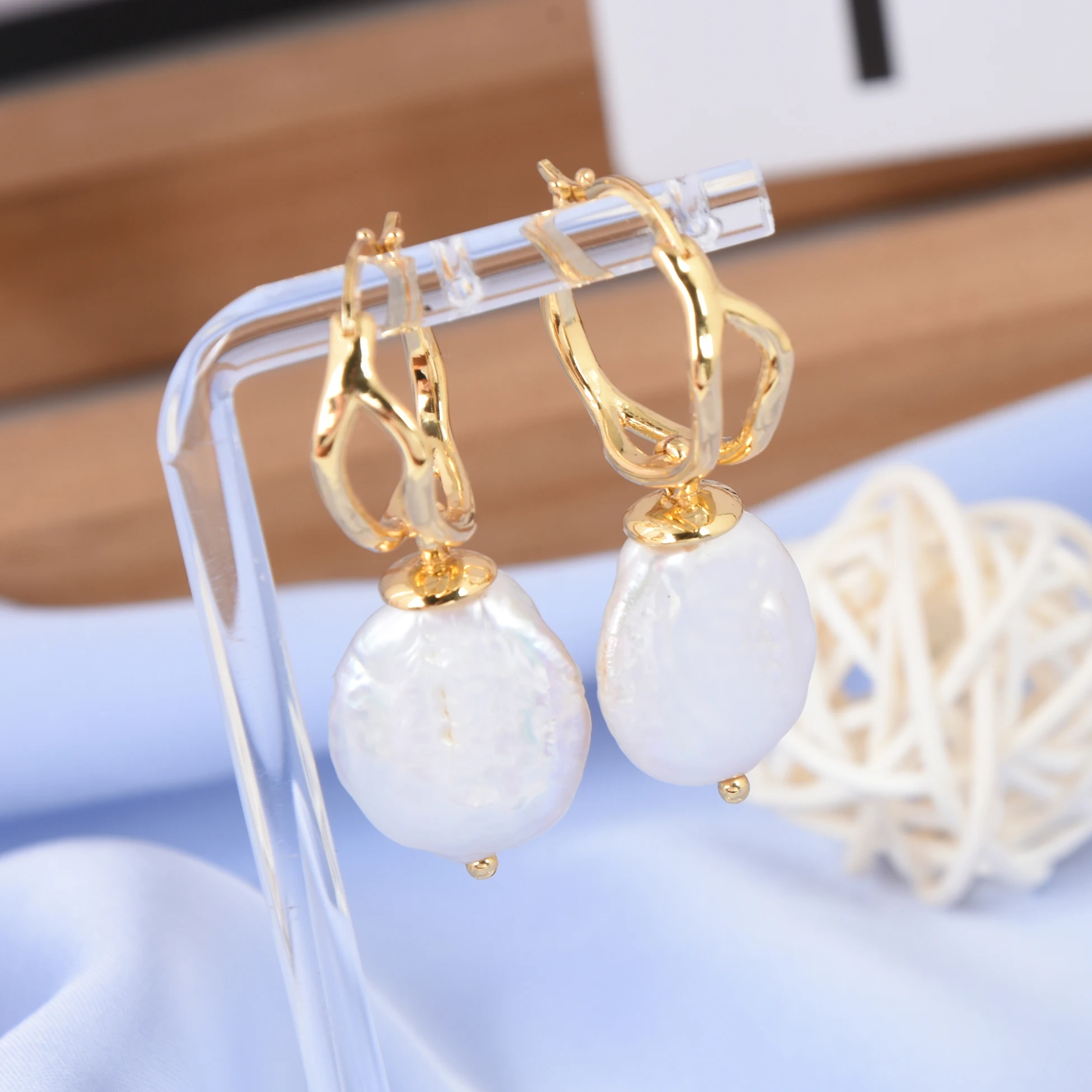 

TITOK earrings freshwater pearl Europe and the United States Baroque temperament light luxury high quality niche design