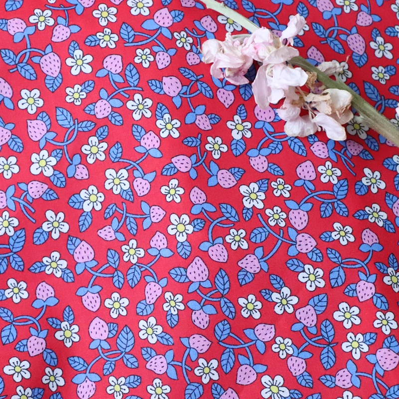

Strawberry Red Floral 100% Cotton 80S Like Liberty Fabric Digital Printing For Sewing Cloth Dresses Skirt Kids Designer Poplin