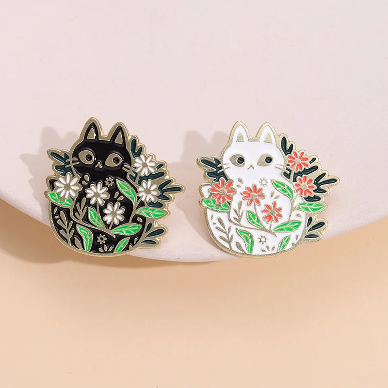 Брошь на лацкан с изображением животных