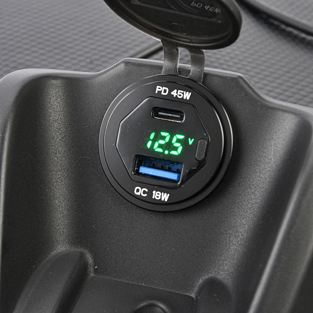 Фото Зарядное устройство с дисплеем напряжения USB Type-C для мотоцикла Honda NS150GX 2024-2025, водонепроницаемое №4