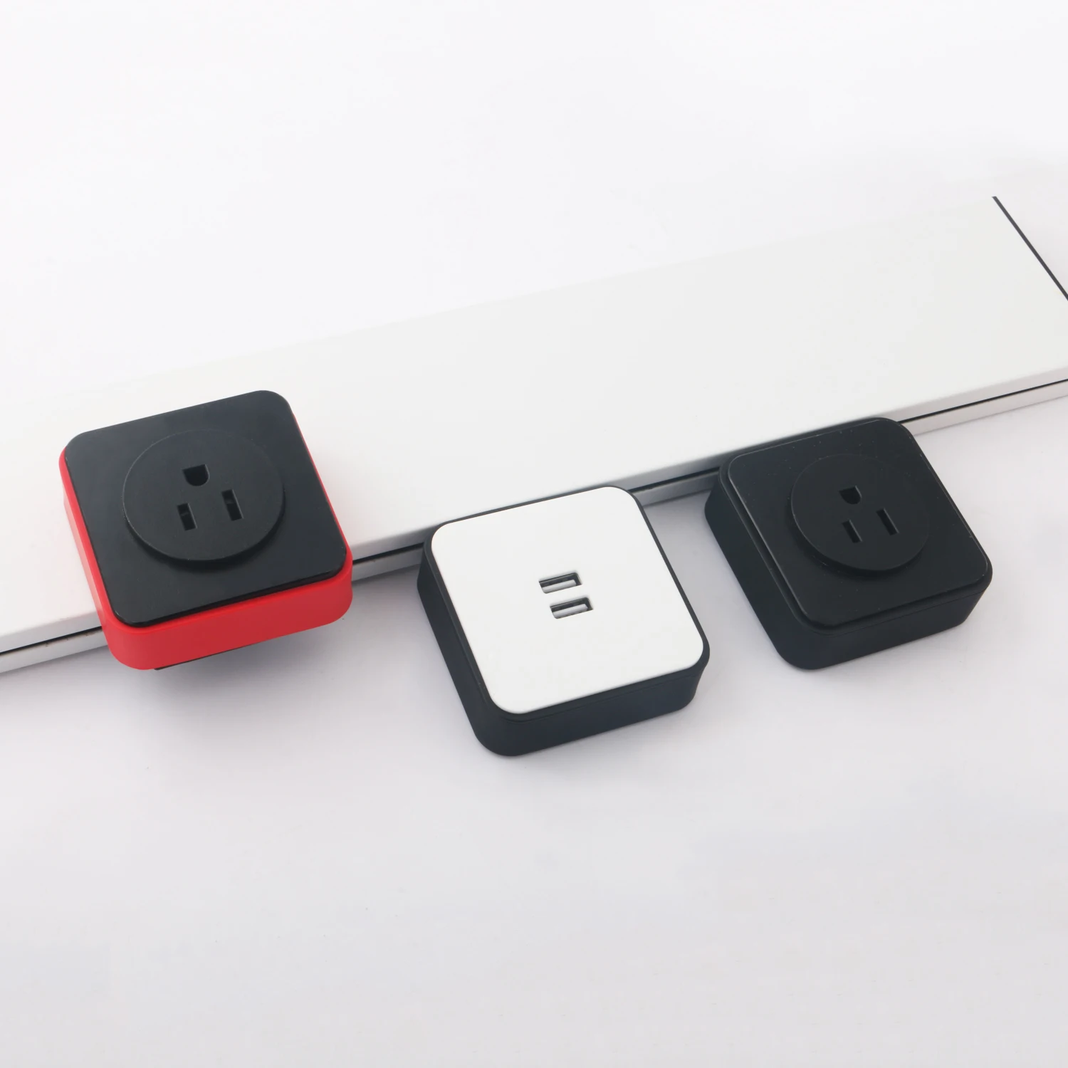 

ROEASY Safety Electrical Power Track Rail Sockets USA standard Electric and Simultaneously Satisfy Multiple Devices to Working