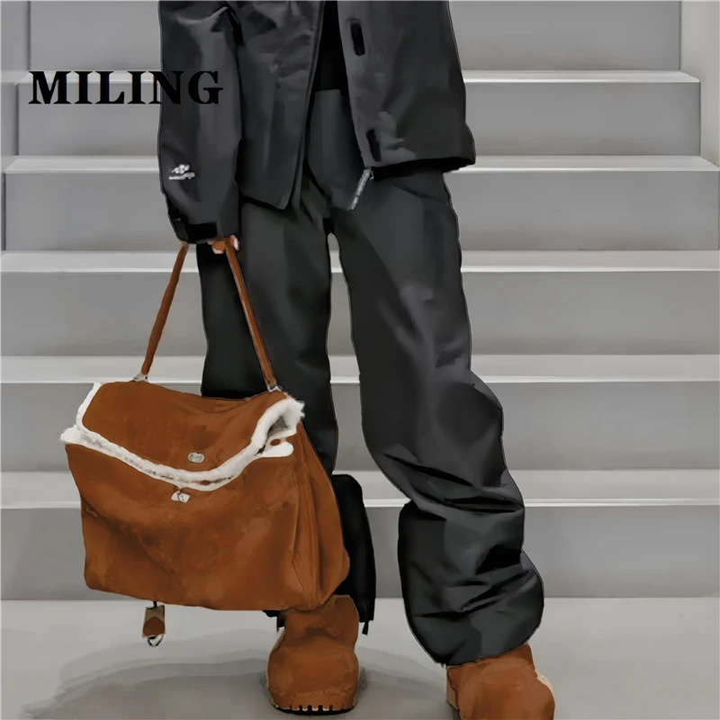 Женская замшевая кожаная сумка-тоут с золотым замком большая вместительная