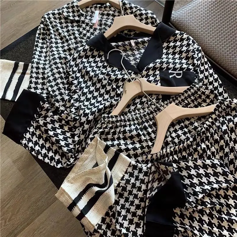 Женская пижама QWEEK с рисунком гусиные лапки Женский комплект из 2 предметов