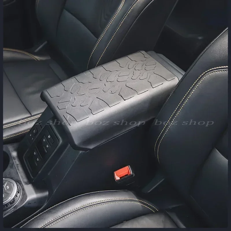 Для Ford Bronco 2021-2024 домашний центральный подлокотник Liema крышка подлокотника из ТПЭ