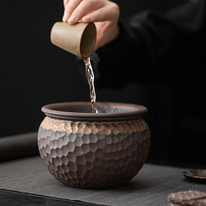 Фото Чаша для слива чая Lotus Seedpod Jianshui в японском стиле с позолотой, железной глазурью и молоточным узором, принадлежности для чайной церемонии. №2