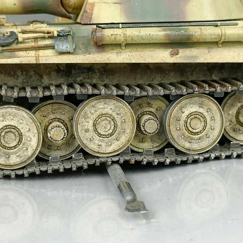 Фото Комплект модели Amusing Hobby в масштабе 1/35 35A018 Panzerkampfwagen Panther II средний танк №4