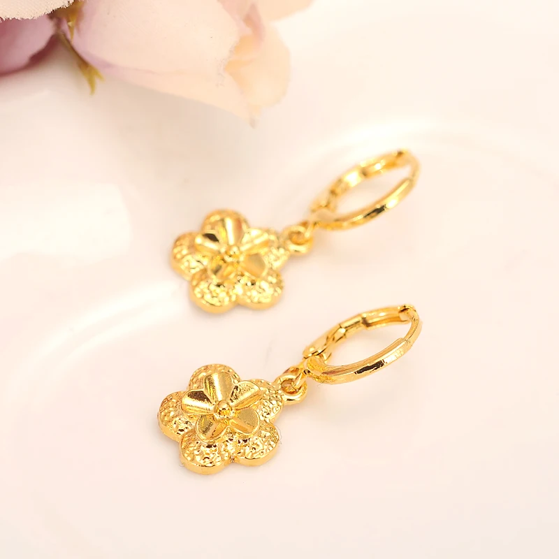 

NEW ARRIVAL 18 k YELLOW GOLD FILLED STUD EARRING WITH RED ROSE FLOWER HEART DESIGN