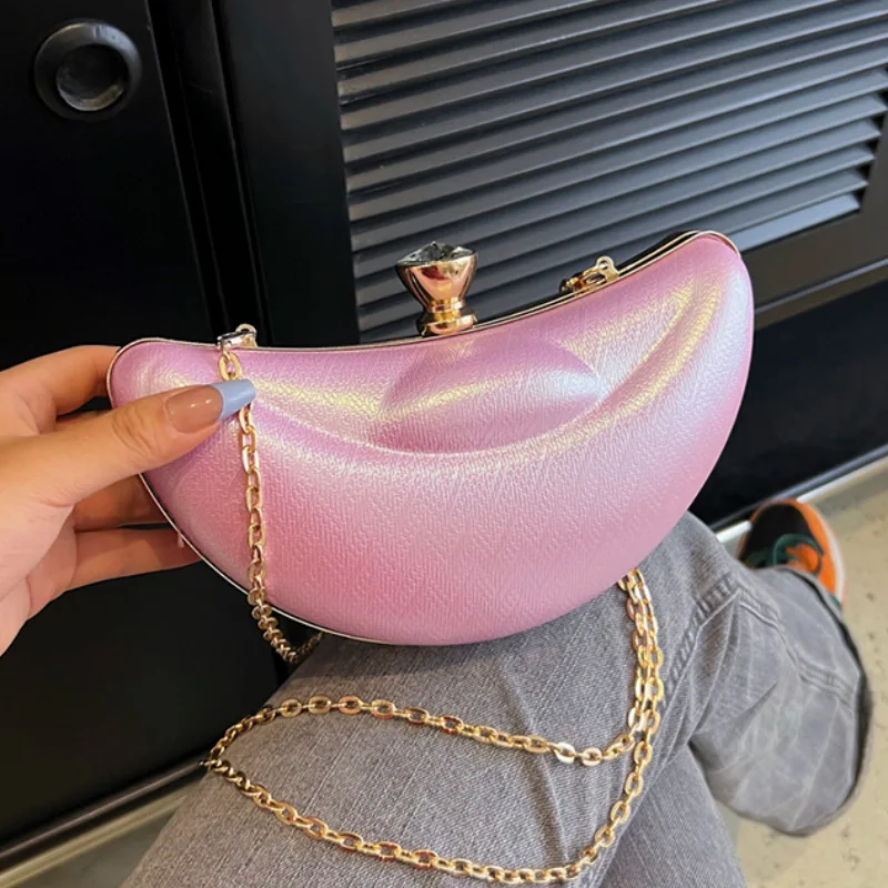 

Fashion Style Personalized Creative Design Crescent Women's Lipstick Storage Makeup Bag Metal Chain Shoulder Strap Crossbody Bag