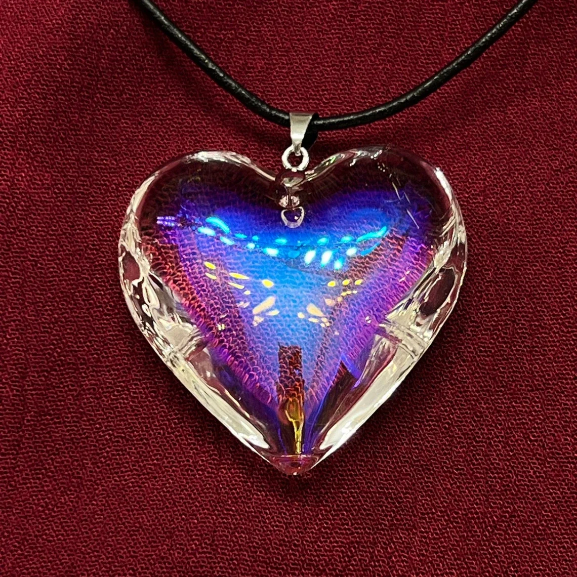 Модное большое ожерелье красного цвета |