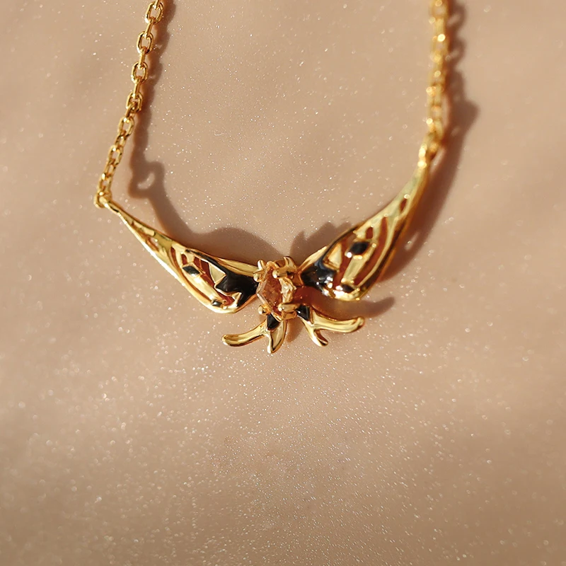 

Yuanshen Liyue Surrounding Rock Crystal Butterfly Necklace Clavicle Chain Citrine Yuanshen Necklace