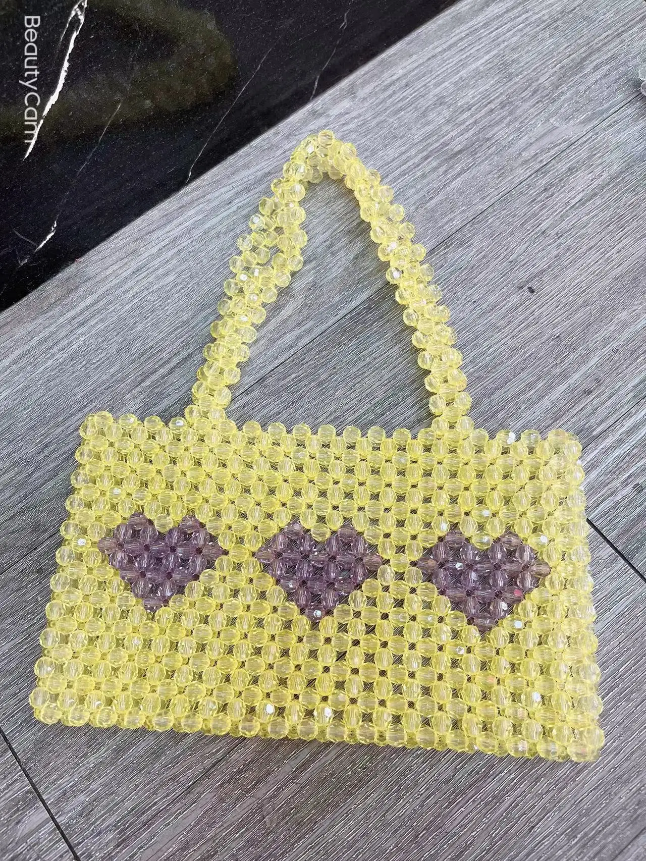 

Hand-woven beaded heart handbag highlight acrylic beaded evening bag