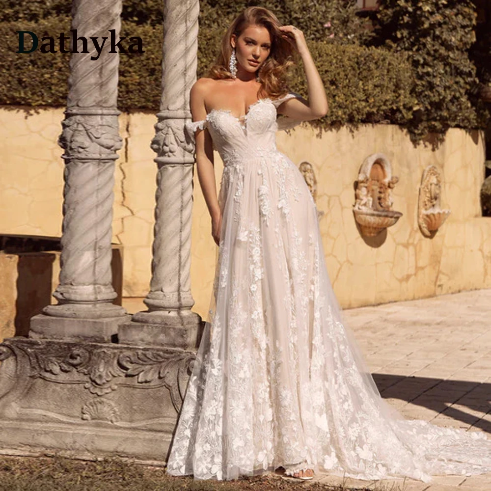 

Dathyka Exquisite Lace Appliques Backless Wedding Bridal Gowns Sweetheart Court Train Wedding Gown Vestidos De Novia Brautmode