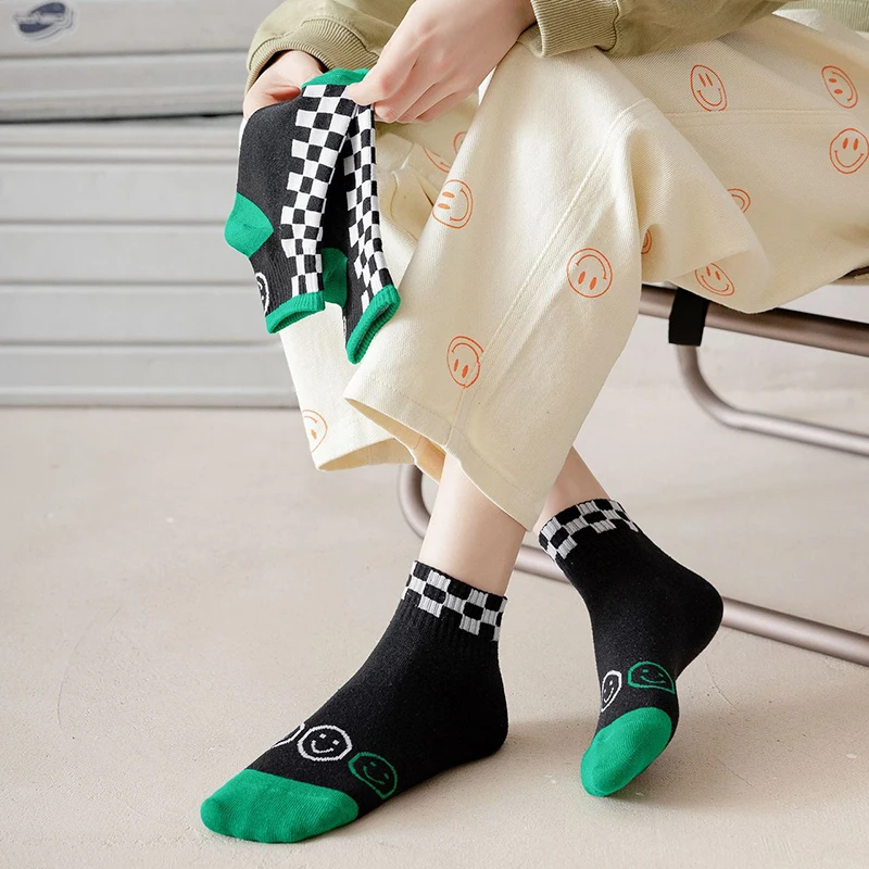 

Полосатые носки со смайликами в зеленую клетку в стиле Харадзюку, модные японские милые забавные носки, женские спортивные хлопковые дизай...