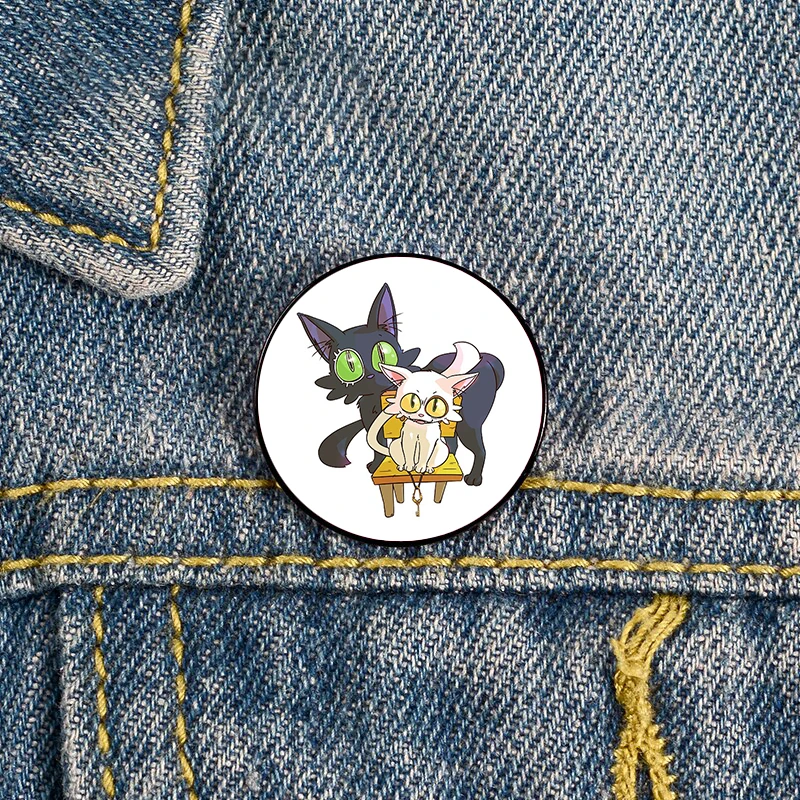 

Japanese anime Suzume No Tojimari cute Daijin Cat Chair Printed Pin Brooches Shirt Lapel Bag Cute Badge Cartoon pins for Girls