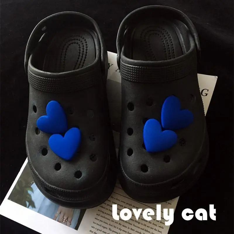 

Croc подвески, дизайнерские синие сердца, красивые сабо, джинсы, милые украшения, милые аксессуары, популярный аксессуар для сабо, сандалии