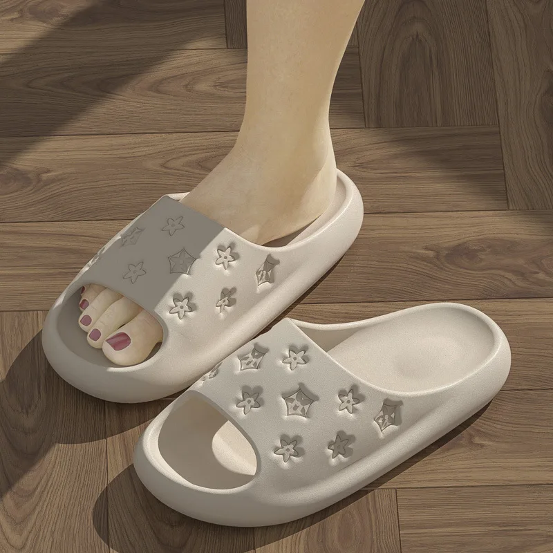

2023 New Star Hollow Out Indoor Slippers Women Home Slippers Super Soft Sole Couple Shoes Sandals Non-slip Bedroom Slippers
