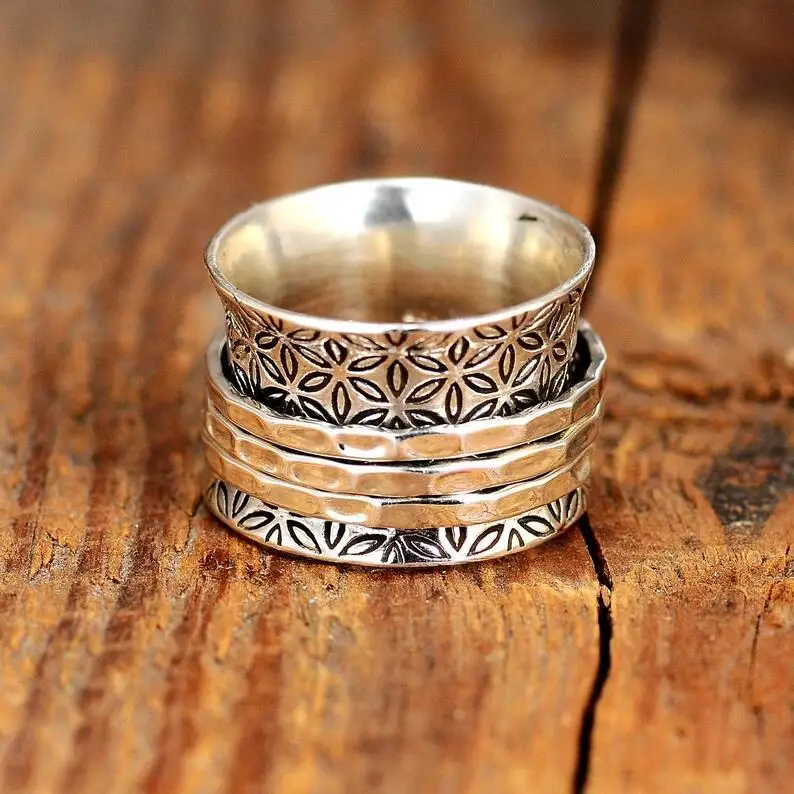 

New Fashion Small Daisy Ring Rotatable Ring Simple Fresh Small Floral Decompression Ring Female Jewelry