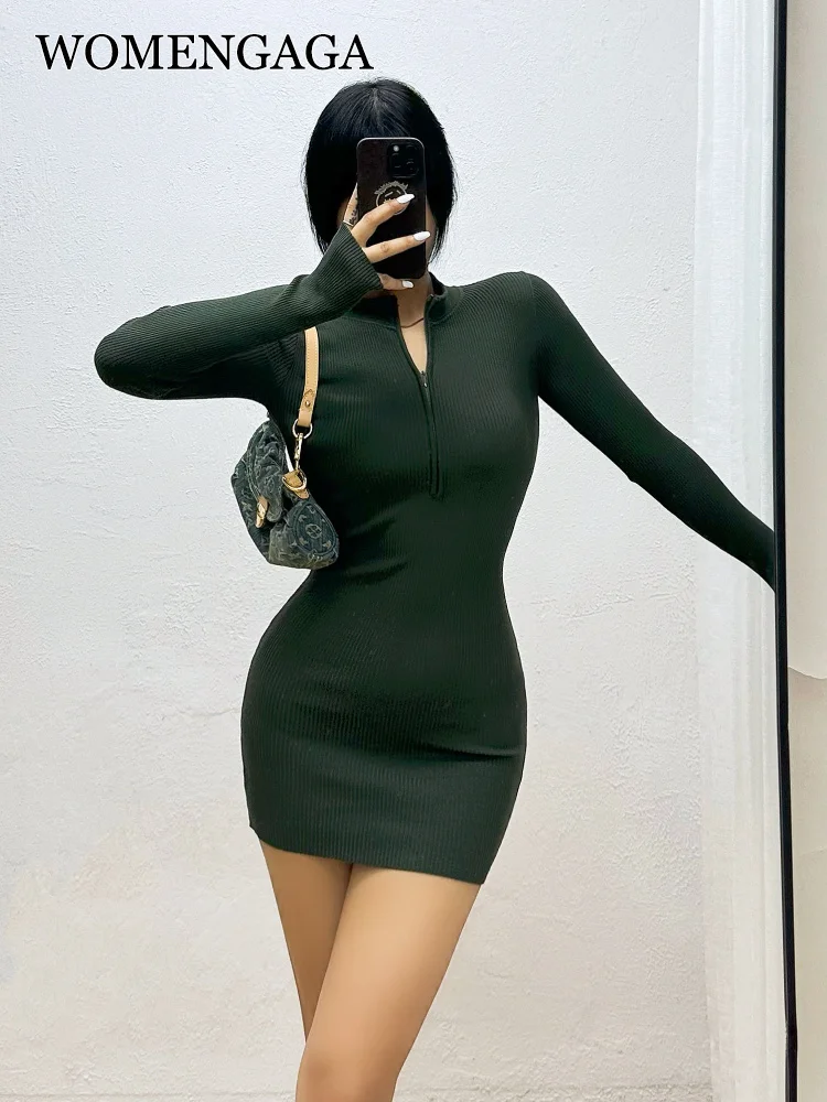 

Женское трикотажное мини-платье на молнии, с воротником-стойкой и длинным рукавом