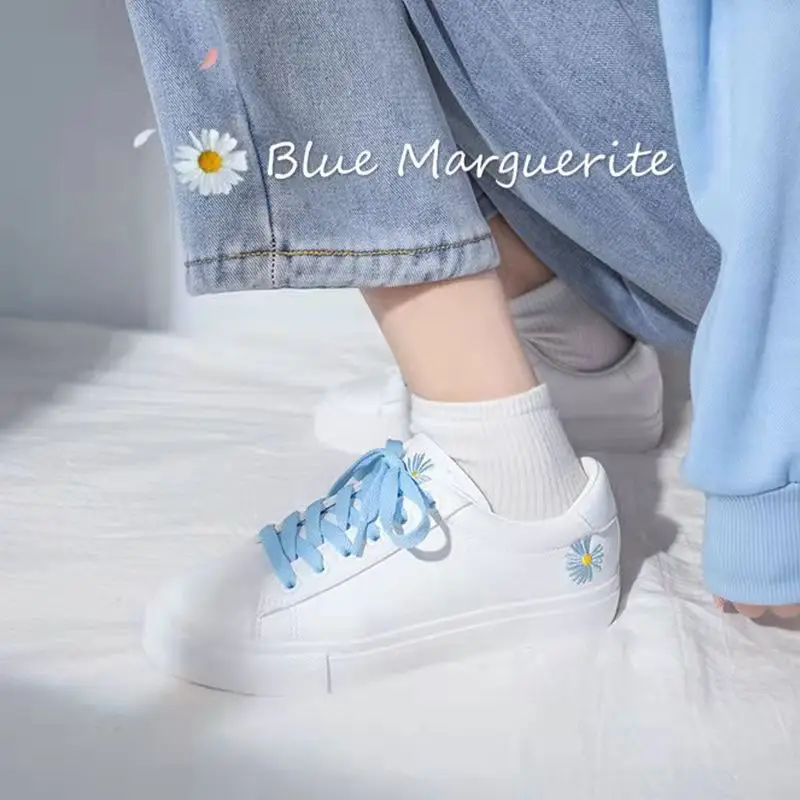 

2022 Women Casual Shoes New Spring Women Shoes Fashion Embroidered White Sneakers Breathable Flower Lace-Up Women Sneakers