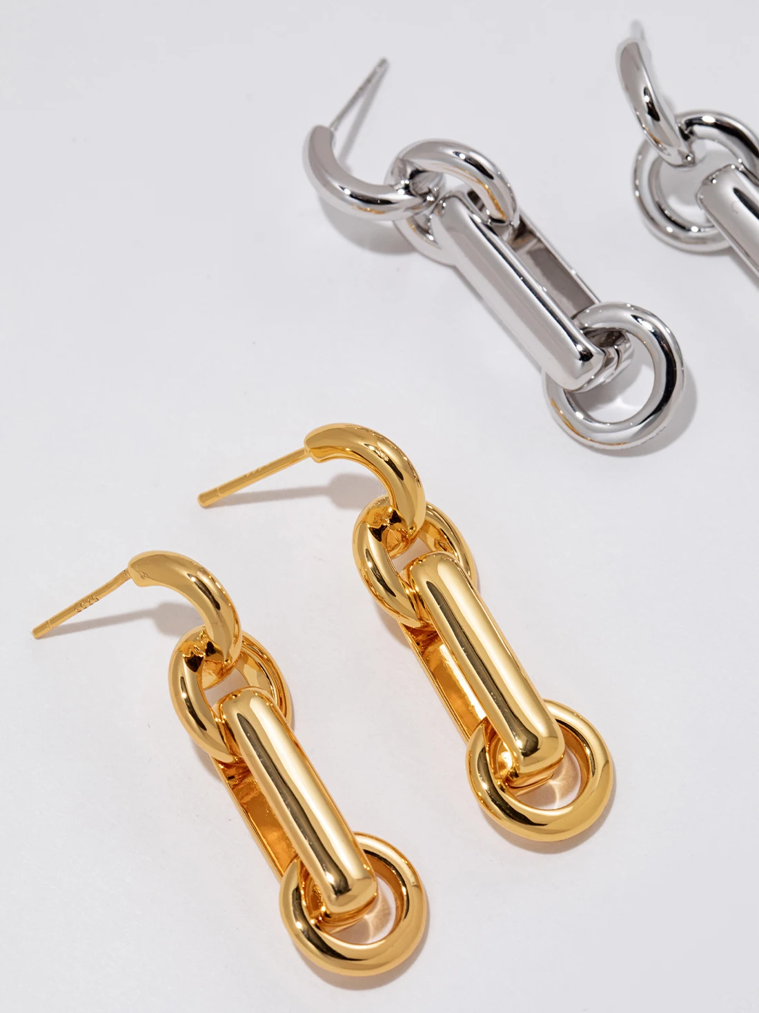 

LONDANY earrings Temperament Chain Ring Buckle Metal Earring Earrings Silver Needle Earrings Female Personality Earrings