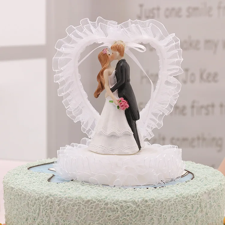 

Wedding Couple Figurine Cake Topper Cake Decoration Romantic Keepsake Gift for Wedding Anniversary