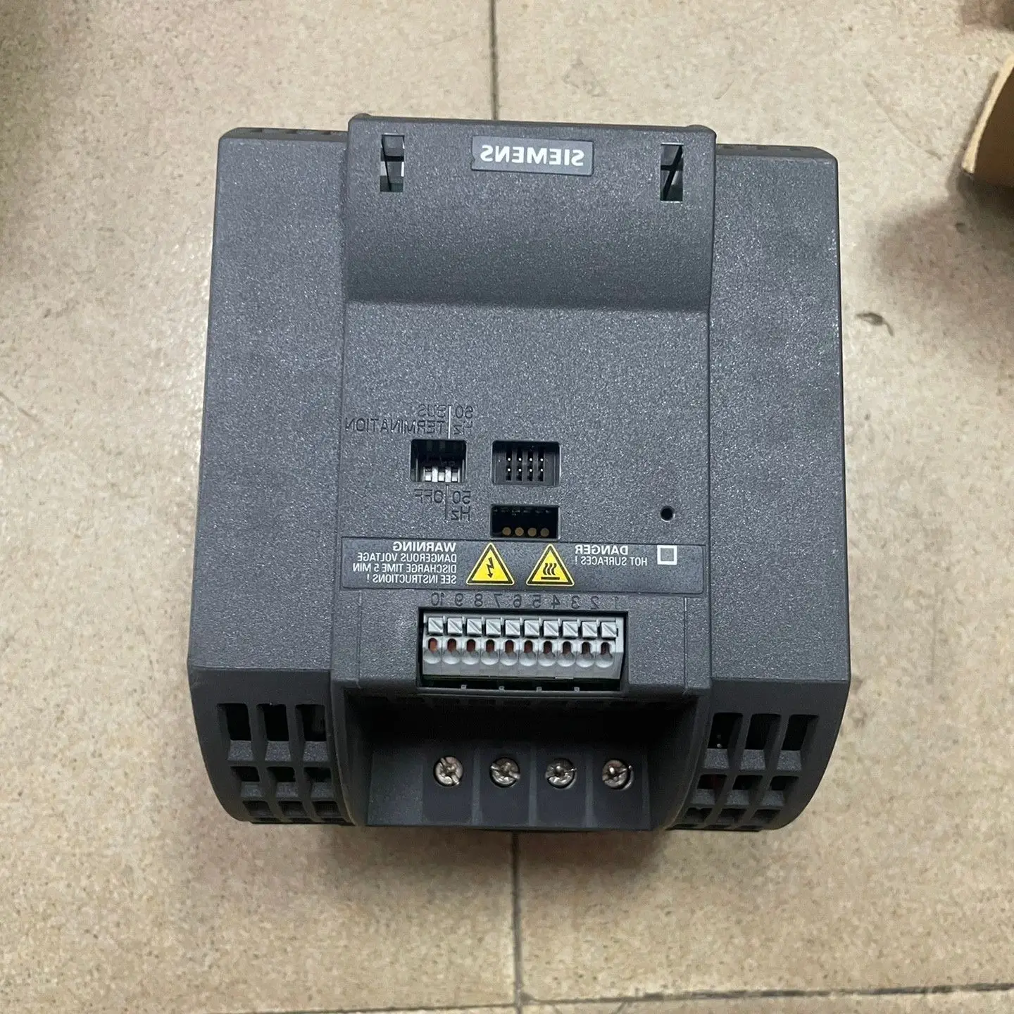 

6SL3211-0AB21-5UA1, новый, хорошо работает с 3-месячной гарантией