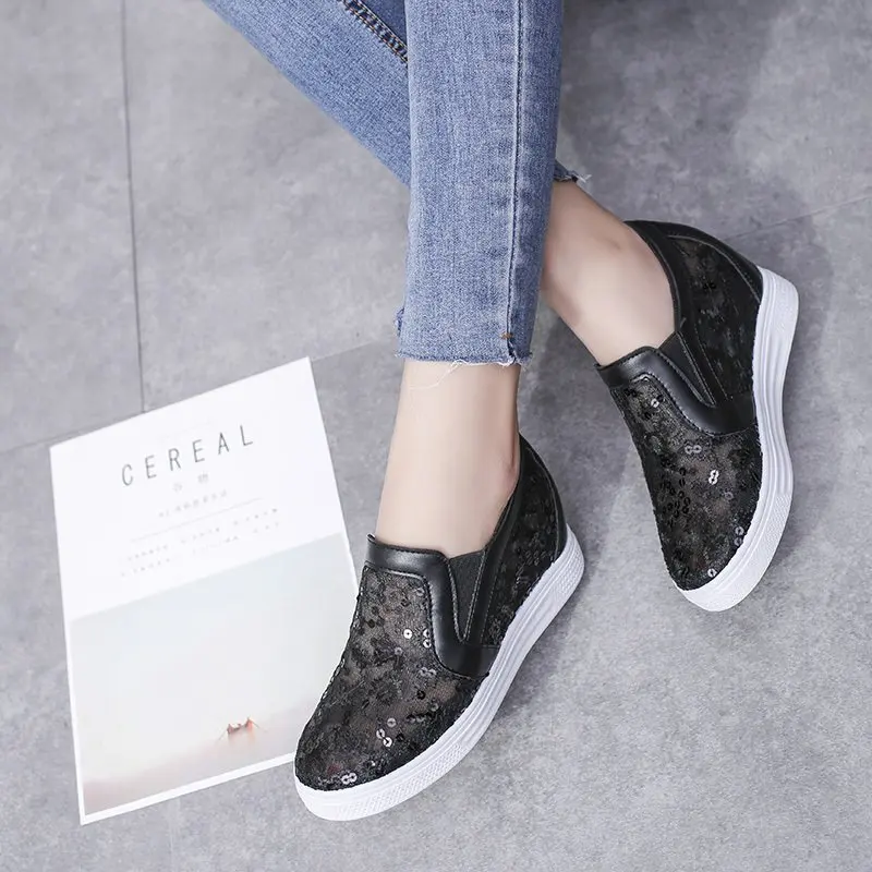 Кроссовки на танкетке женские сетчатые дышащие повседневная обувь толстой