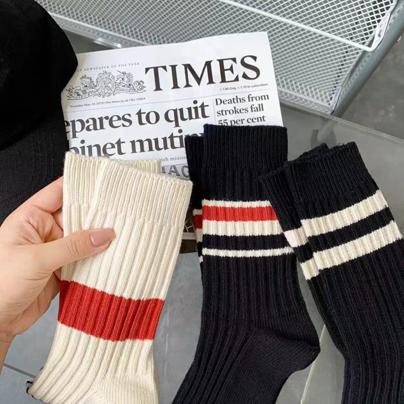 1 Pair Retro Women Cotton Loose Socks Fashion Design RWB Striped Design Autumn Winter Knitting Solid Color Long Black Socks