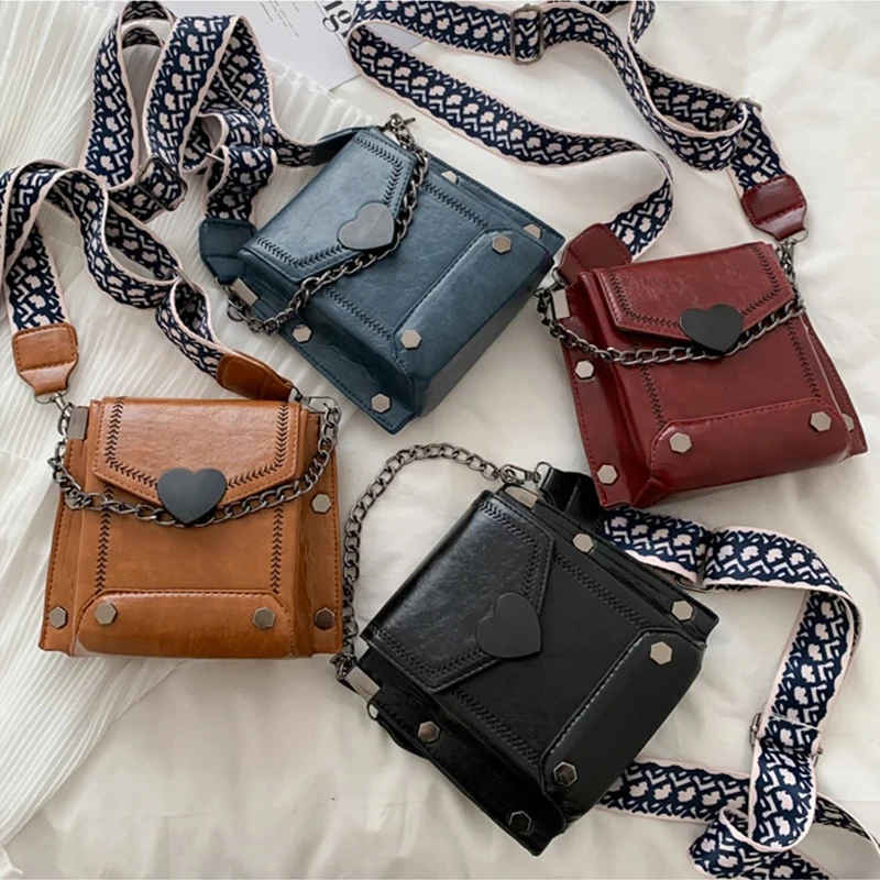 

Textured Love Buckle Polygonal Rivets Irregular Square Crossbody Bag Thick Shoulder Straps Chain PU Stitching Phone Handbag