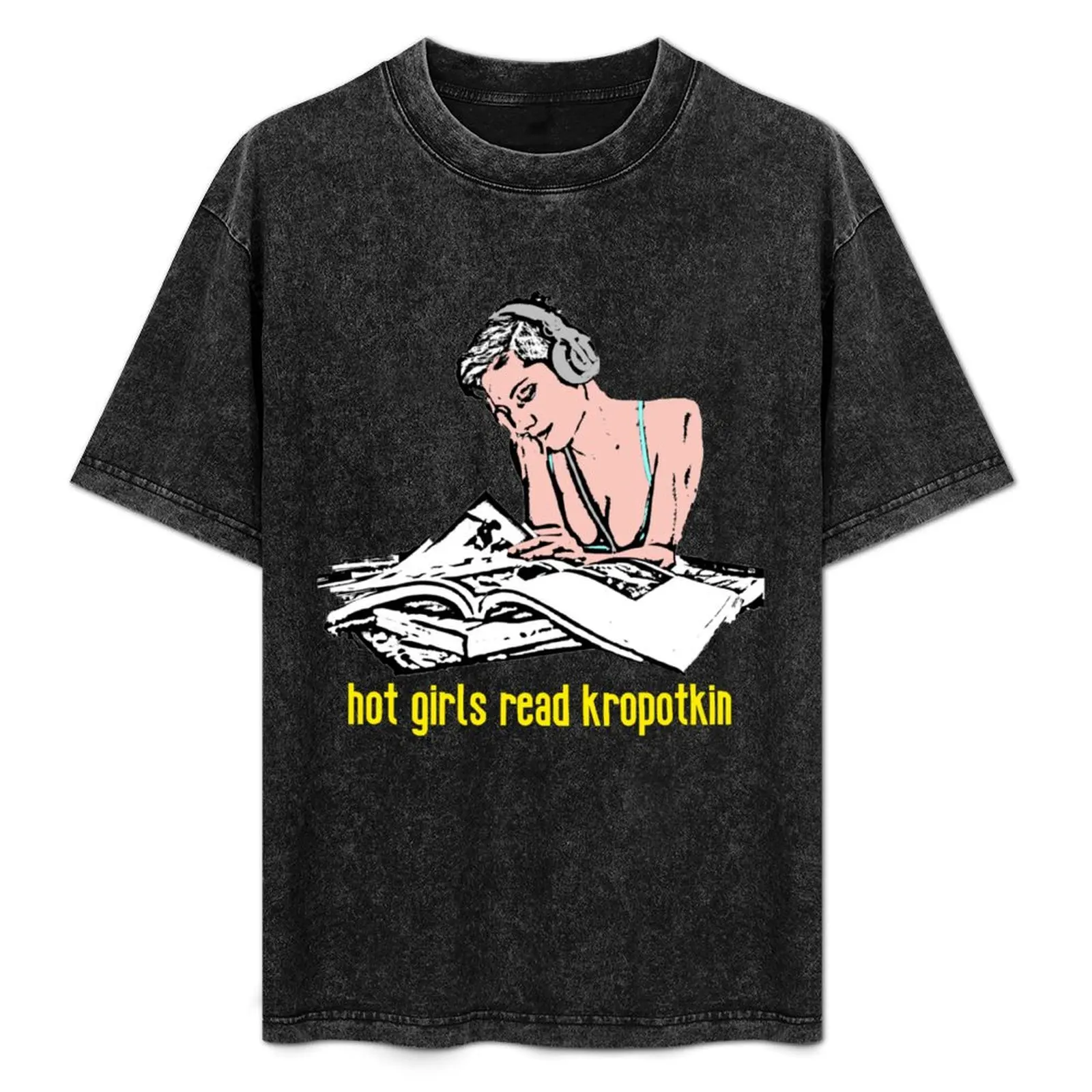 Фото Футболка Hot Girls Read Kropotkin с круглым вырезом для высоких и полных девушек №1