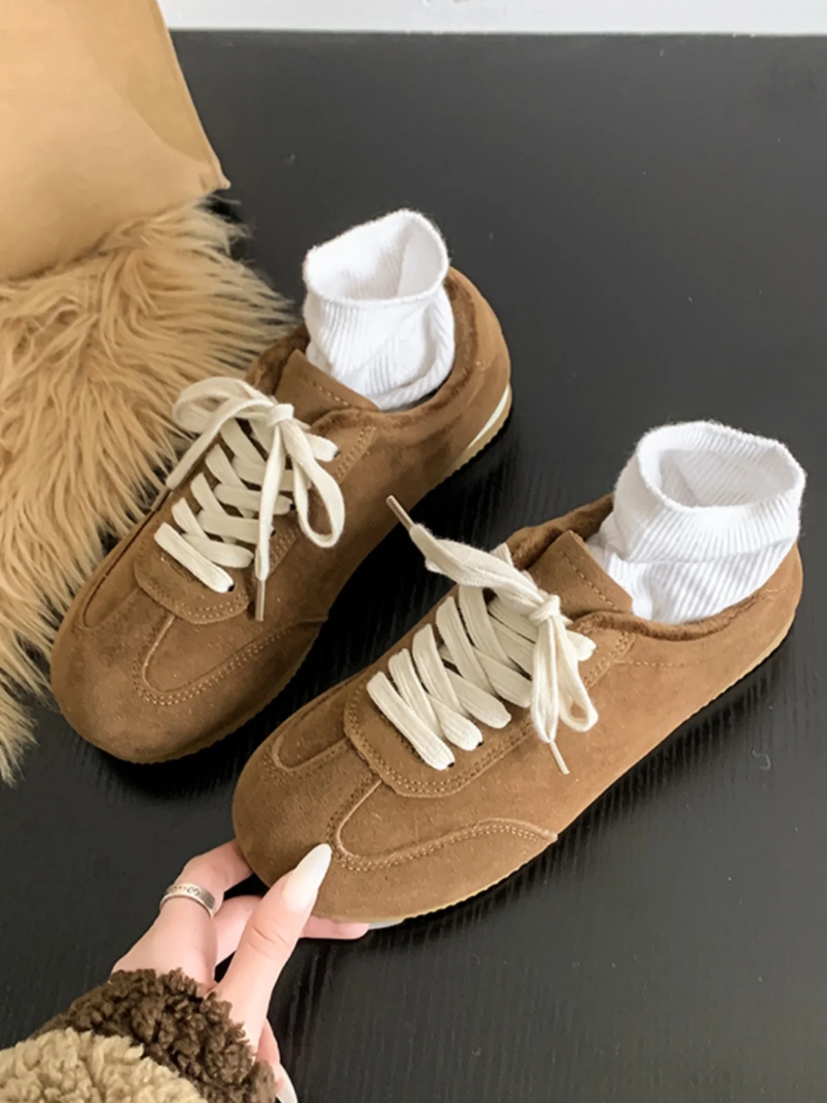 Женские туфли на плоской подошве с неглубоким ртом универсальные повседневные