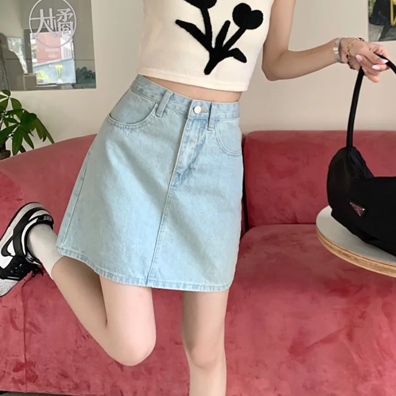 

Женская джинсовая мини-юбка с цветочной вышивкой, с завышенной талией