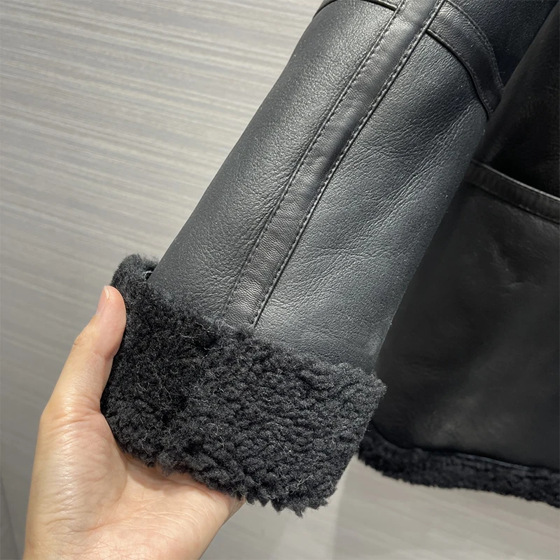 Женская кожаная куртка из овечьей шерсти