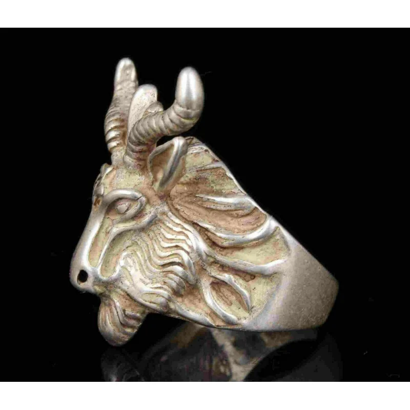 

Китайская старинная серия ручная резная тибетская серебряная статуя Овцы кольцо подарок