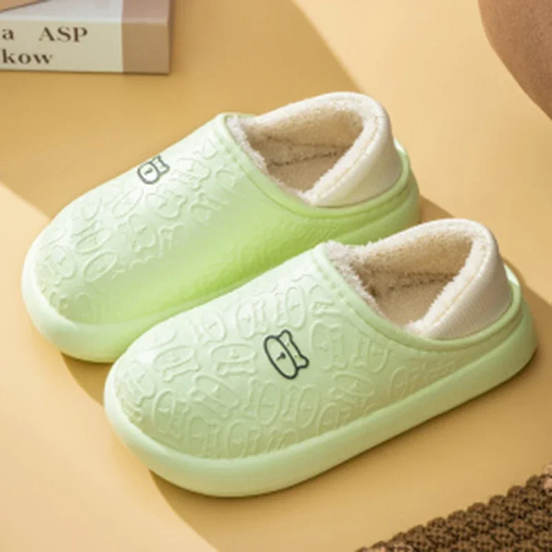 Плюшевые домашние тапочки с принтом в ассортименте