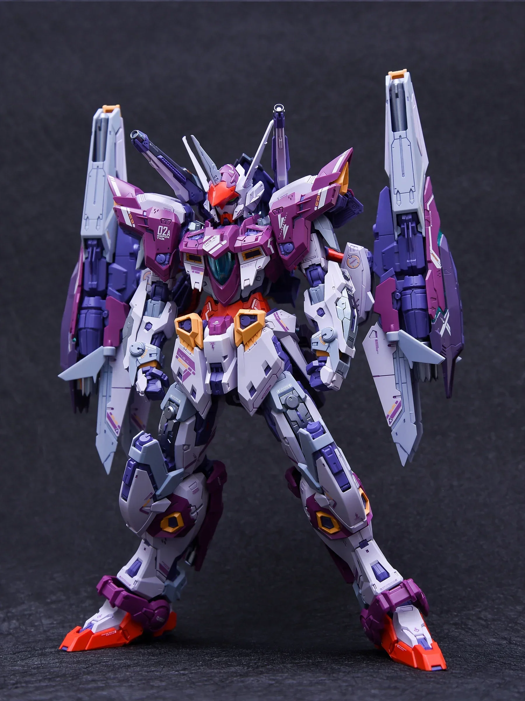 В наличии IN ERA + MG 1/100 THUNDERBOLT Космический боевой робот RMD Сборка Модель Комплект