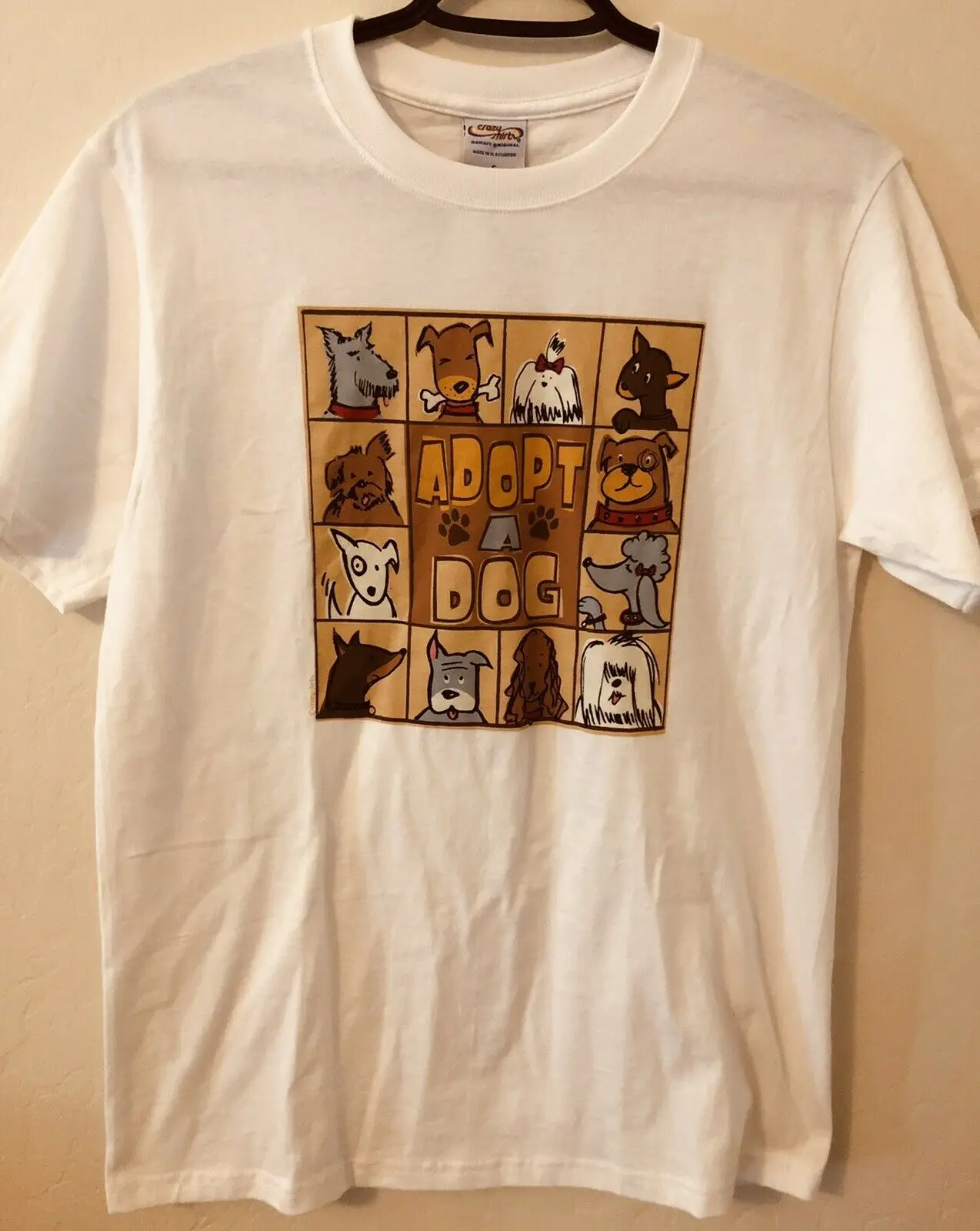 Используйте собаку! Небольшие сумасшедшие рубашки NWT |